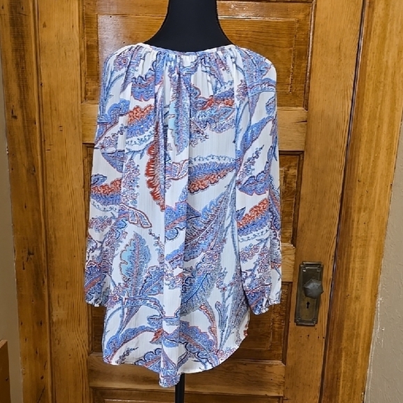 Chaps Blue and Red Paisley Lo G Sleeve Top M - Picture 4 of 4